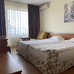 атол Хотел