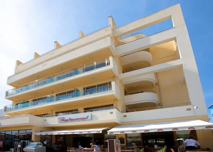 атол Хотел 3*